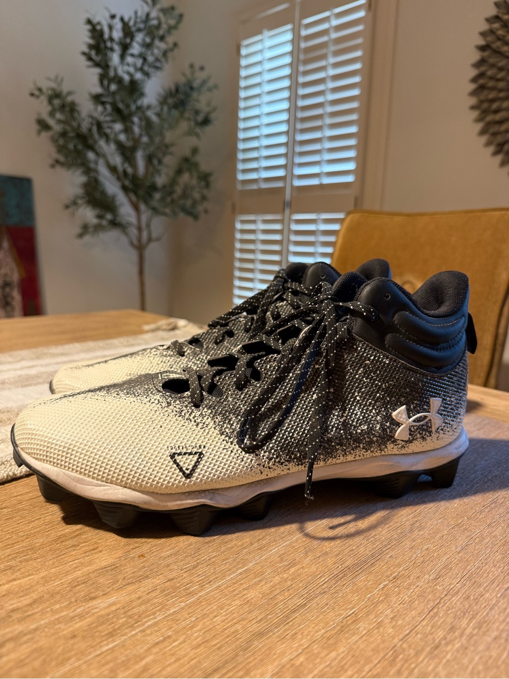 Under Armour Football Cleats size 11